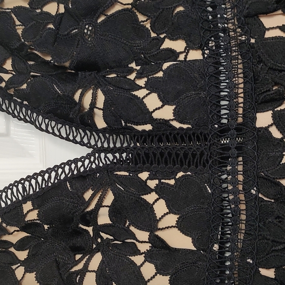 Romeo and Juliet Black Lace dress - Picture 3 of 6